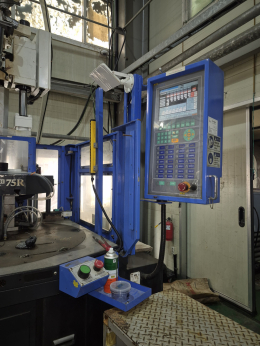 Wonil Vertical Molding Machine 75-ton Rotary Product Image 3