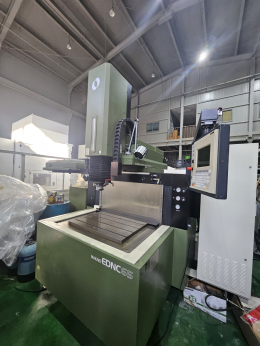 Makino, EDNC65, Makino electric discharge machining, Makino